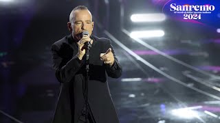 Sanremo 2024 - Eros Ramazzotti canta &quot;Terra promessa&quot;