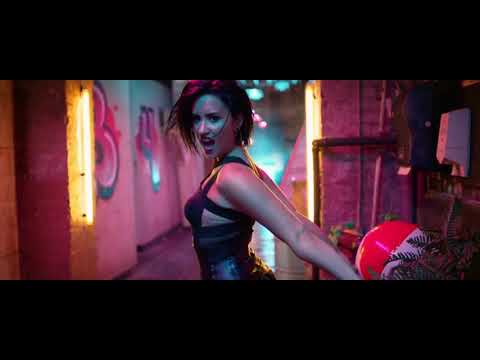 Demi Lovato vs Jana Burčeska - Cool for the Summer vs Dance Alone