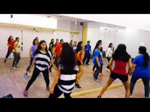 Bhangda Pa - A Flying Jatt | Fitness Dance/Bollywood Workout | Shruti Trivedi |