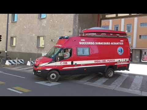 Iveco daily in uscita in sirena per recupero persona in acqua