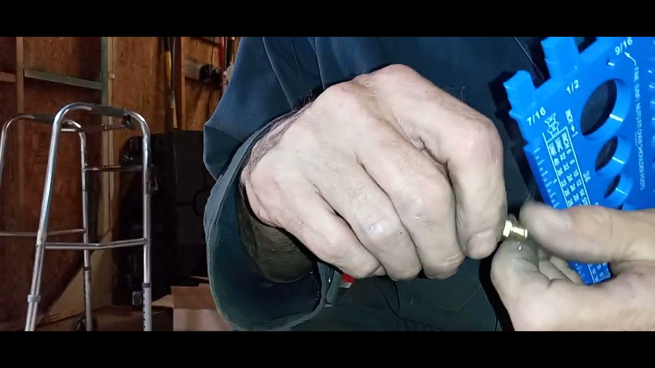 dederming the size of the grease zerk fittings on the threaded area