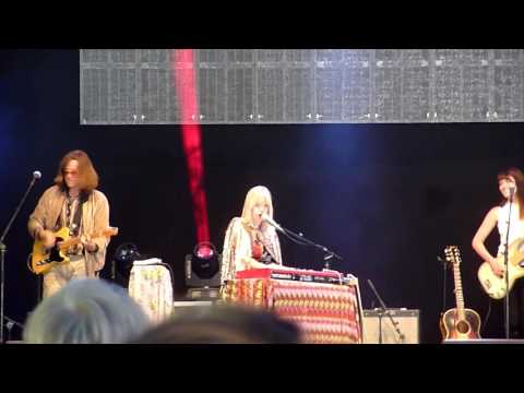 Basia Bulat - Tall Tall Shadow (Way out west 2016)