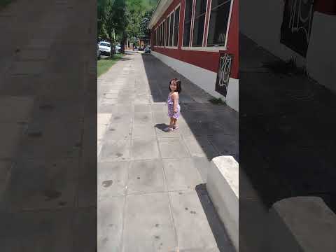 pasando por la rampa de la escuela... #cutebaby #buenosaires #moron #caminandoando