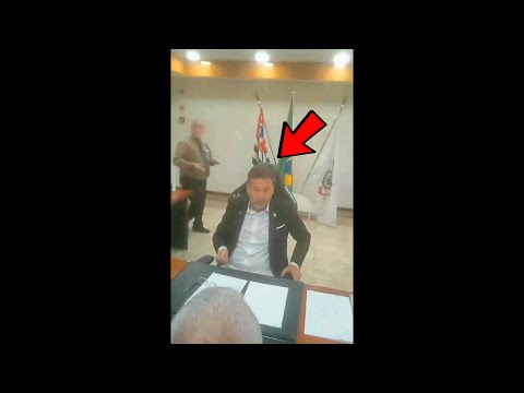 O vídeo Vazado com legenda 