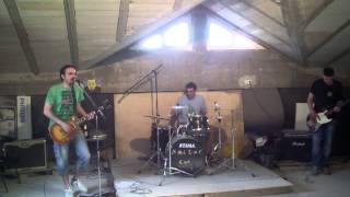EKV - Pored mene (cover)