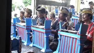 Download lagu Angklung desa LEMUKIH KEC. SAWAN BULELENG mp3 Download lagu Angklung desa LEMUKIH KEC. SAWAN BULELENG mp3