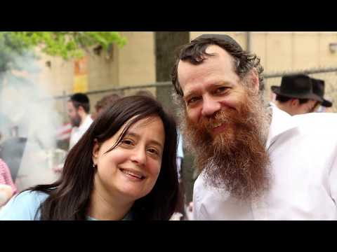 Lag BaOmer 2020 Chabad Family Programs West Side - Video Truck Leading the Car Parade!