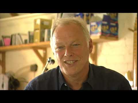 DAVID GILMOUR ON SYD BARRETT'S  "MIND-BOGGLING” BACKWARD GUITAR SOUND