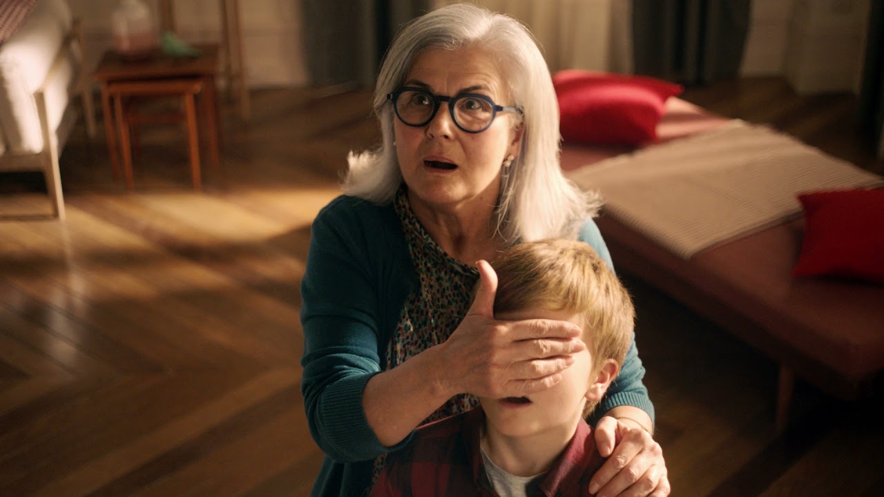 (2) Mi Querido Watson y Las 3 Brujas cocrean una nueva campaña con la felicidad como protagonista.