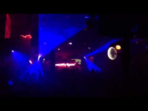 Andy Baxter plays 2Vilas- Allright at PURE PACHA opening party