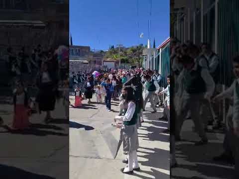 Desfile conmemorativo al Día Internacional de las Lenguas Maternas. Xitla Miahuatlán Oaxaca