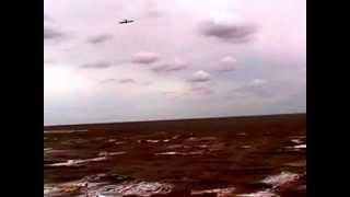 preview picture of video 'Slope Soaring at Felixstowe, England'