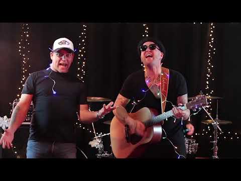 Badison feat Rock'Inger - Lesz még csendes az éj! (Jingle Bell Rock Cover)