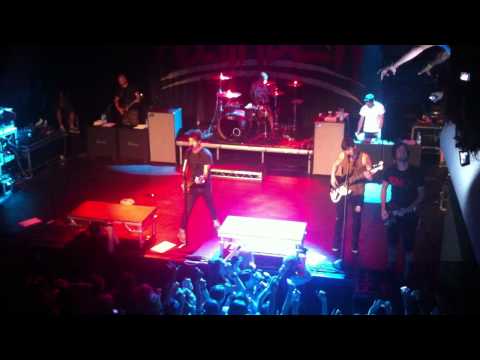 All Time Low - Lost In Stereo (live in Prague, 2012)