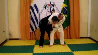 preview picture of video 'CARLOS DELGADO - Defensa Personal (defensa contra agarre de corbata)'