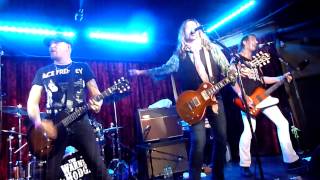 Warner E Hodges Band 'Tie Your Mother Down' & 'Country Roads' 10.9.15  cover