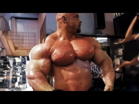 EVEN RONNIE COLEMAN SAYS HE IS THE HARDEST WORKER IN THE GYM - Branch Warren