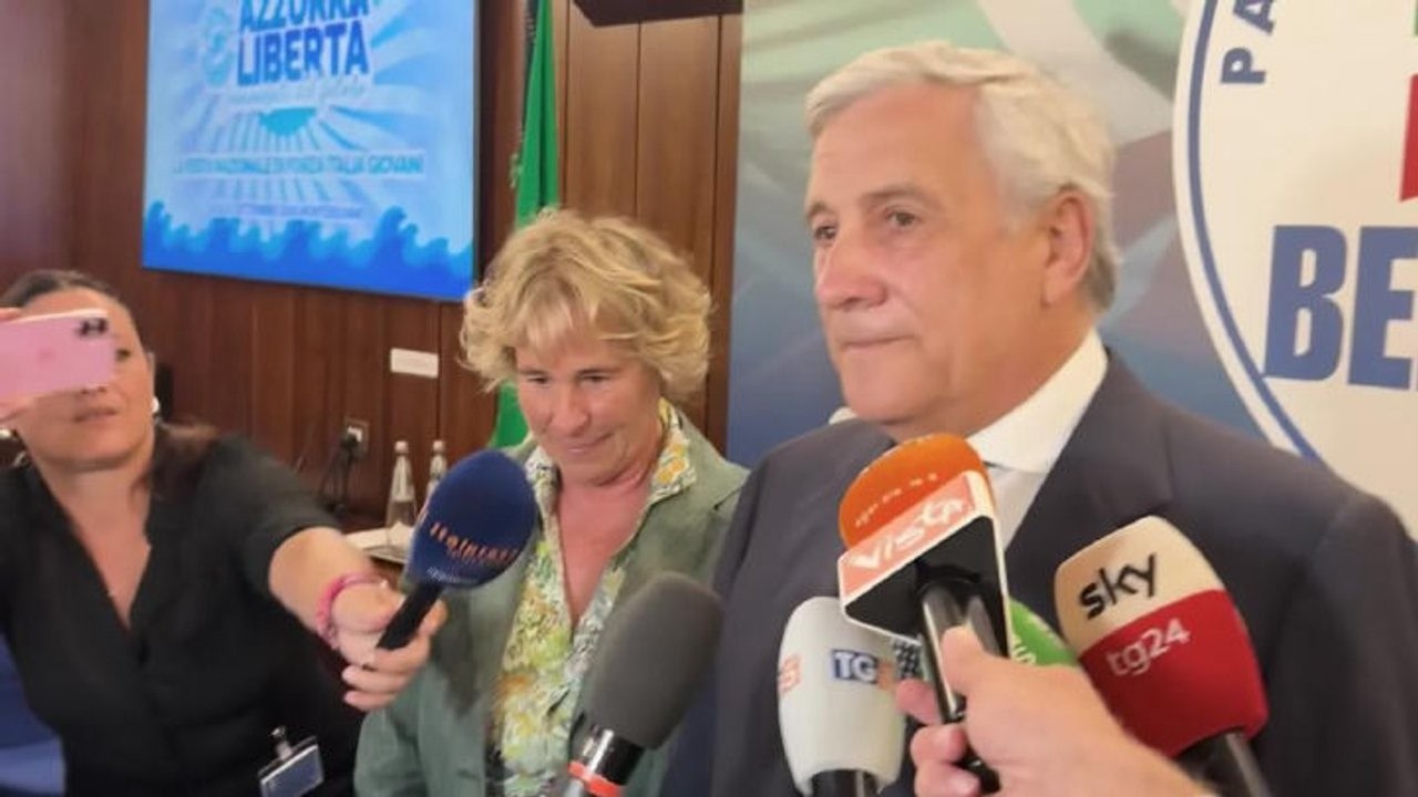 Legge elettorale, Tajani: Aperti alle preferenze, ma prima serve vertice di coalizione