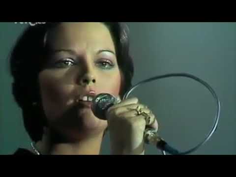 OTI 77 Ecuador - Marielisa - Sonreír cuando quiero llorar