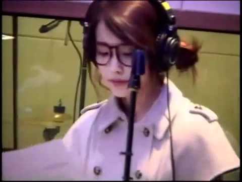 IU singing "Kiss Me"
