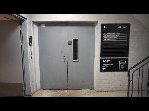 Epic motor! original 1966 Lifton hydraulic freight elevator @ Marielundvej 28, Herlev, Denmark