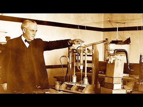 How the Oil Drop Experiment Discovered the Charge of the Electron