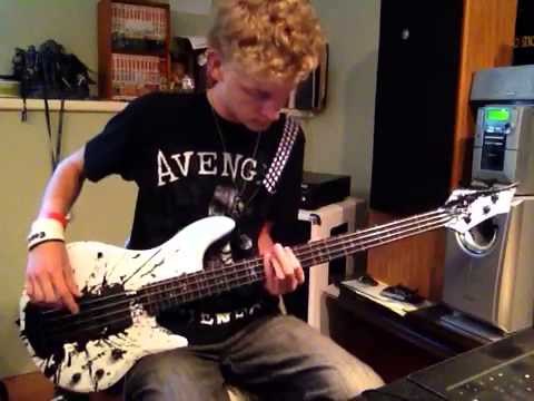 Avenged Sevenfold hail to the king bass guitar cover with tabs