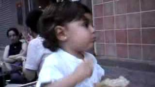 Comiendo un bocadillo