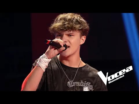 Arădeanul Raul Nica (16 ani) a electrizat atmosfera de la „Vocea României” cu o piesă rock. A ajuns în echipa lui Tudor Chirilă