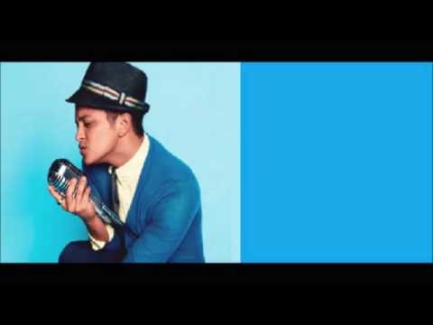 Uptown Funk {lyric video} Mark Ronson ft Bruno Mars