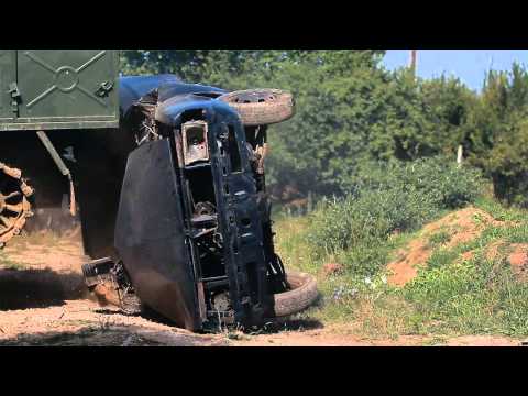 Army vehicle crushes / destroys car @ Arsenal Park