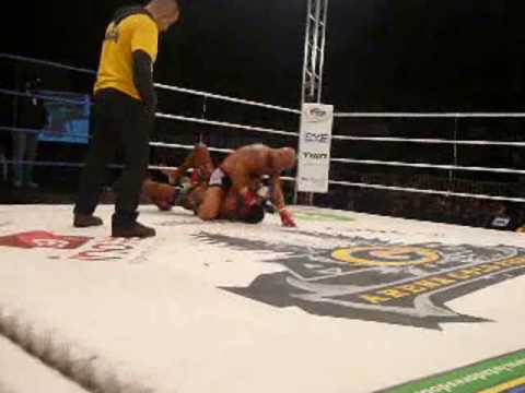 VIDEO: O voô de Maiquel Falcão no ARENA GOLD FIGHTS