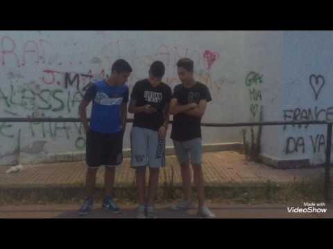 Quando trovi soldi per terra reazione italiani🇮🇹vs Marocchini🇲🇦😂😂mout dyal dahk😂😂🇲🇦🇲🇦