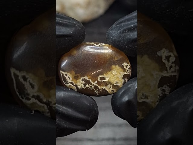 حجر عقيق خرائطي بني طبيعي