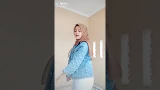 Download lagu cewek SMA Hijab/joget merem mp3 Download lagu cewek SMA Hijab/joget merem mp3