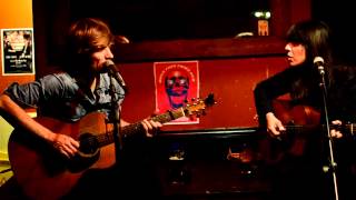 Jason Mcniff  and Emma Tricca live at Mucky Pup