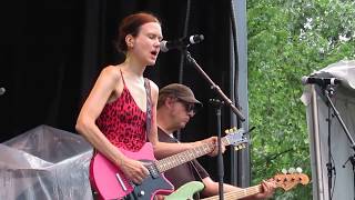 Juliana Hatfield  "Necessito"