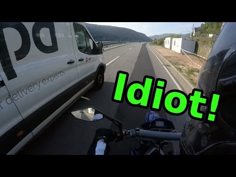 Bundesstraße mit einem 50ccm Moped / Motovlog