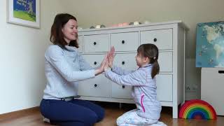 Download lagu Hot Cross Buns - a hand clapping game mp3 Download lagu Hot Cross Buns - a hand clapping game mp3