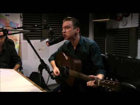 Eugene McGuinness - Sugarplum - Session Acoustique OÜI FM