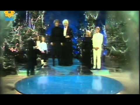 Diverse artiesten met hun kind(eren) - Geef elkaar met kerst de hand (Mary's Boy Child)