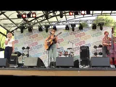 Le Shake Before Use  -- "Bye bye"