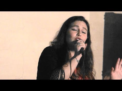 | Já Me Deixou | Beea Beatriz Felício em Roma.|