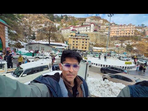 Reaching Kufri became impossible, Shimla has gone mad in snow and traffic.
