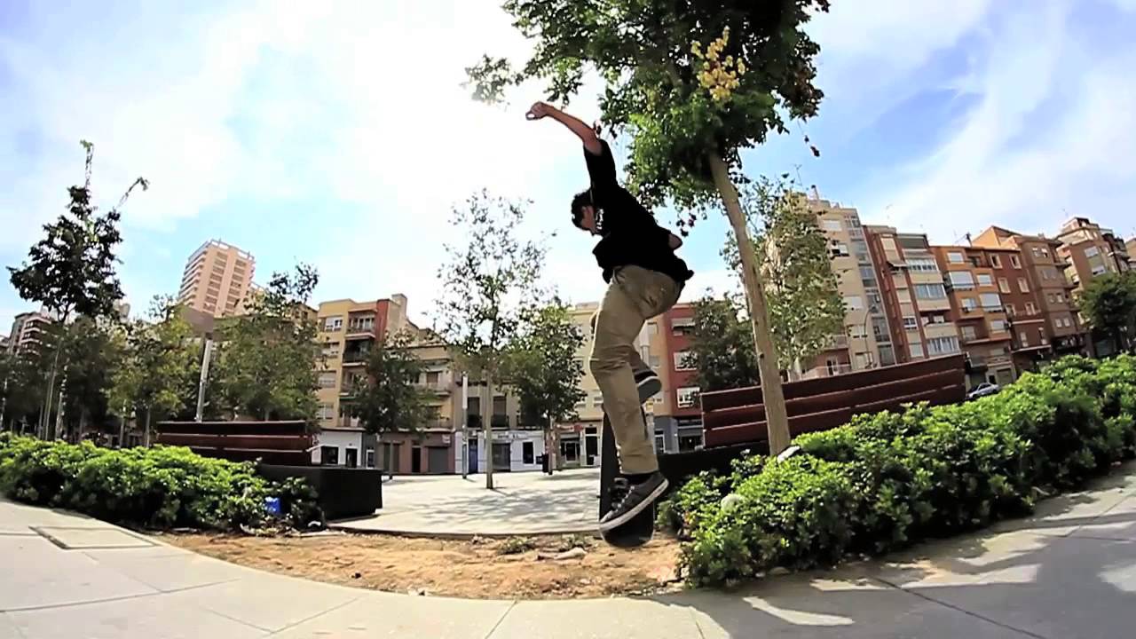 Carreteras Secundarias: Converse Skateboard