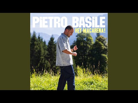 Hey Macarena!