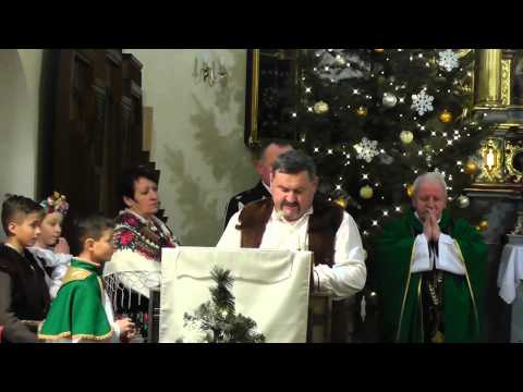 Zespół "Zalasowianie" z kolędą w kościele parafialnym w Zalasowej