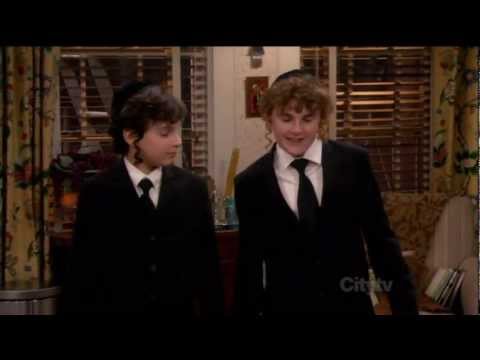 2 Broke Girls - Bar Mitzvah Boys