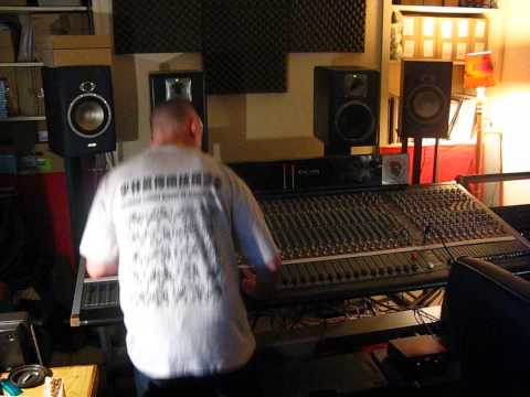 CHAZBO MIXING CONSCIOUS EMBASSY DUBPLATE FOR I STATION SOUND @ CONSCIOUS SOUNDS 2011