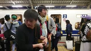 2019年5月5日 のぞみ96号(名古屋行き最終まであと2本❗)自由席の混雑がヤバいので急遽指定席誘導実施するも乗降に時間がかかり5分遅れて発車【GW・Uターンラッシュまだまだ続くよ❗】 mqdefault - 2019年5月5日 のぞみ96号(名古屋行き最終まであと2本❗)自由席の混雑がヤバいので急遽指定席誘導実施するも乗降に時間がかかり5分遅れて発車【GW・Uターンラッシュまだまだ続くよ❗】